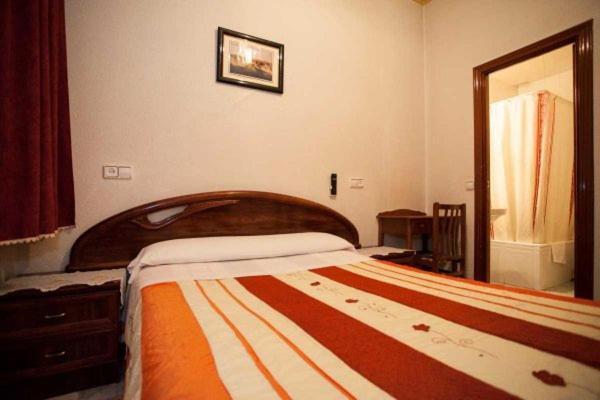 מדריד Hostal Palacios Fuencarral מראה חיצוני תמונה