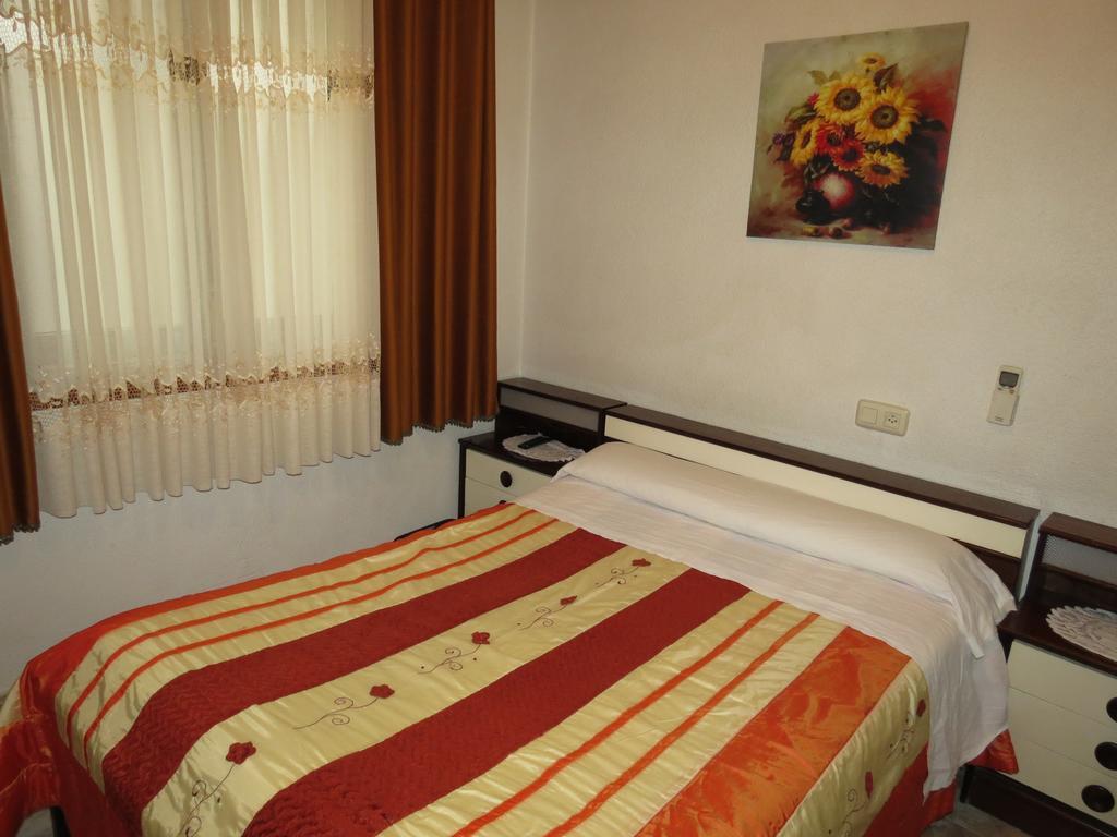 מדריד Hostal Palacios Fuencarral חדר תמונה