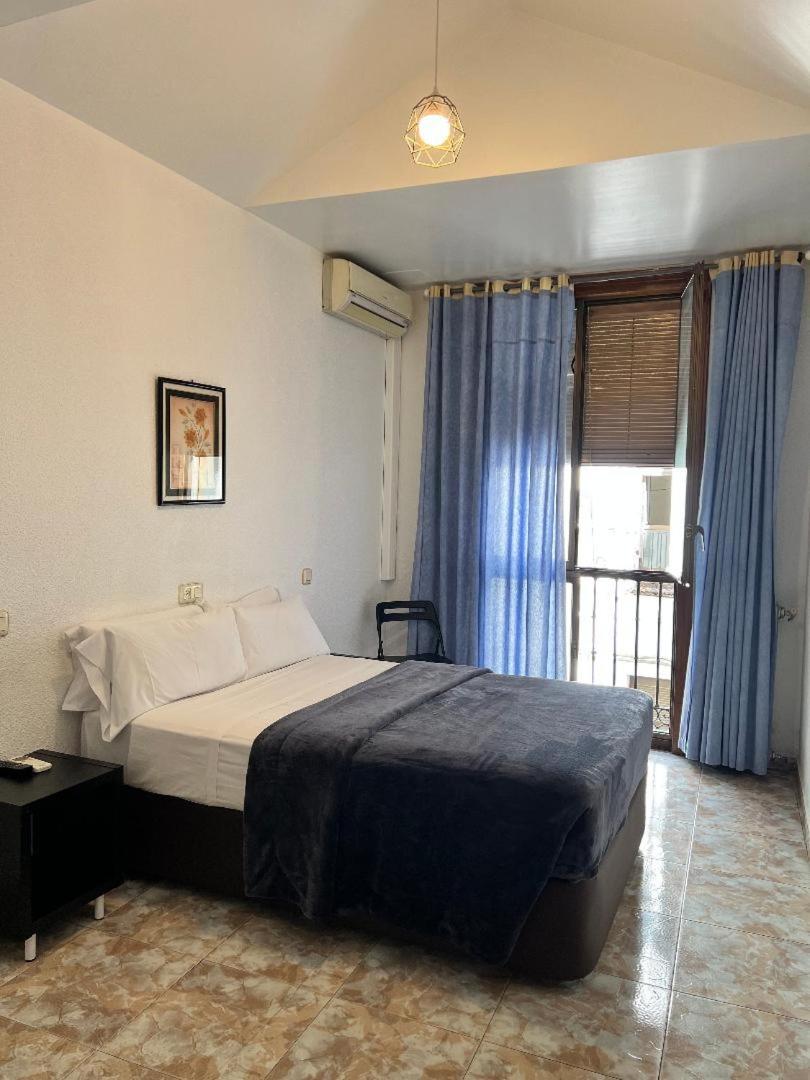 מדריד Hostal Palacios Fuencarral מראה חיצוני תמונה