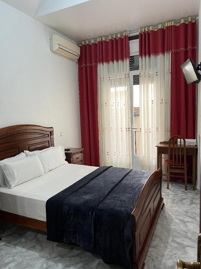 מדריד Hostal Palacios Fuencarral מראה חיצוני תמונה