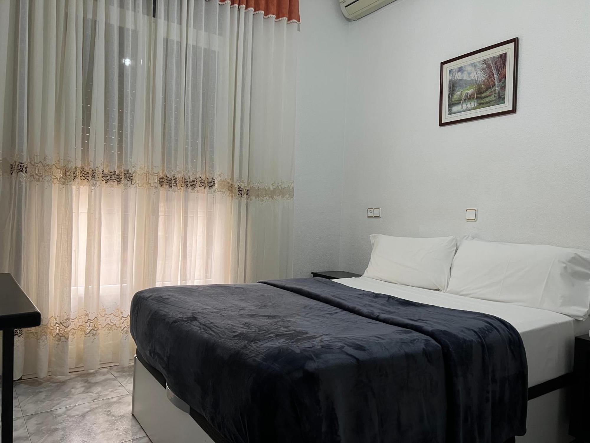 מדריד Hostal Palacios Fuencarral מראה חיצוני תמונה