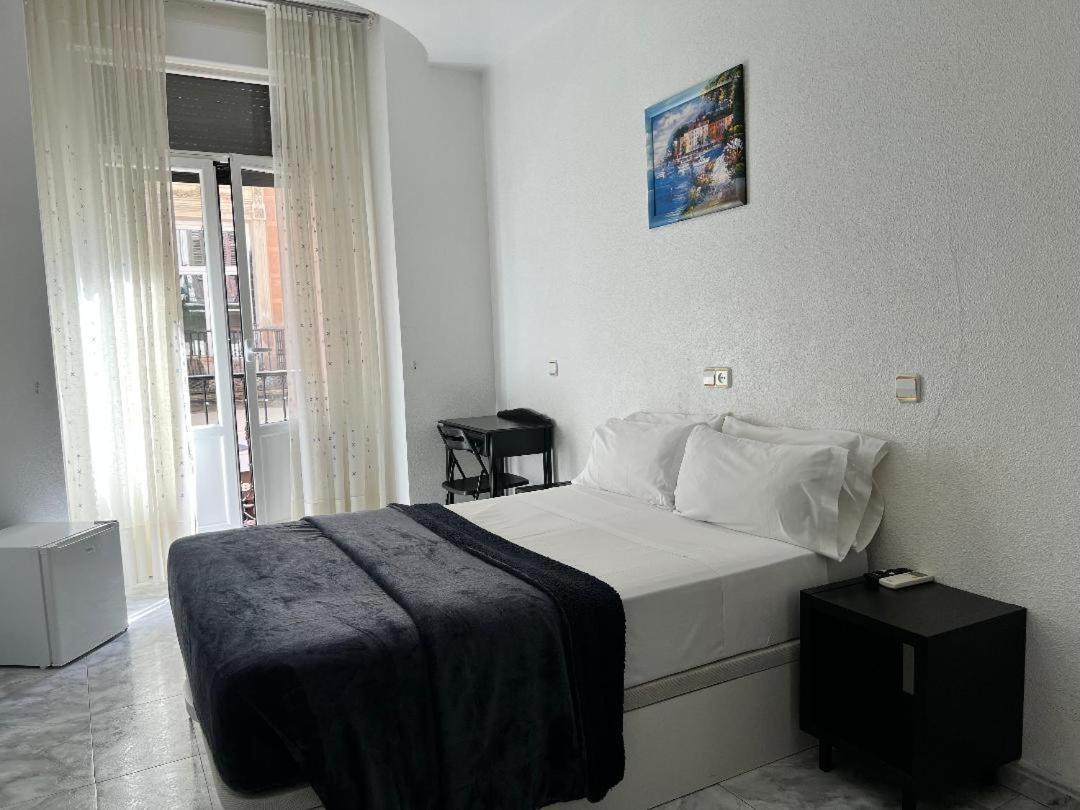 מדריד Hostal Palacios Fuencarral מראה חיצוני תמונה