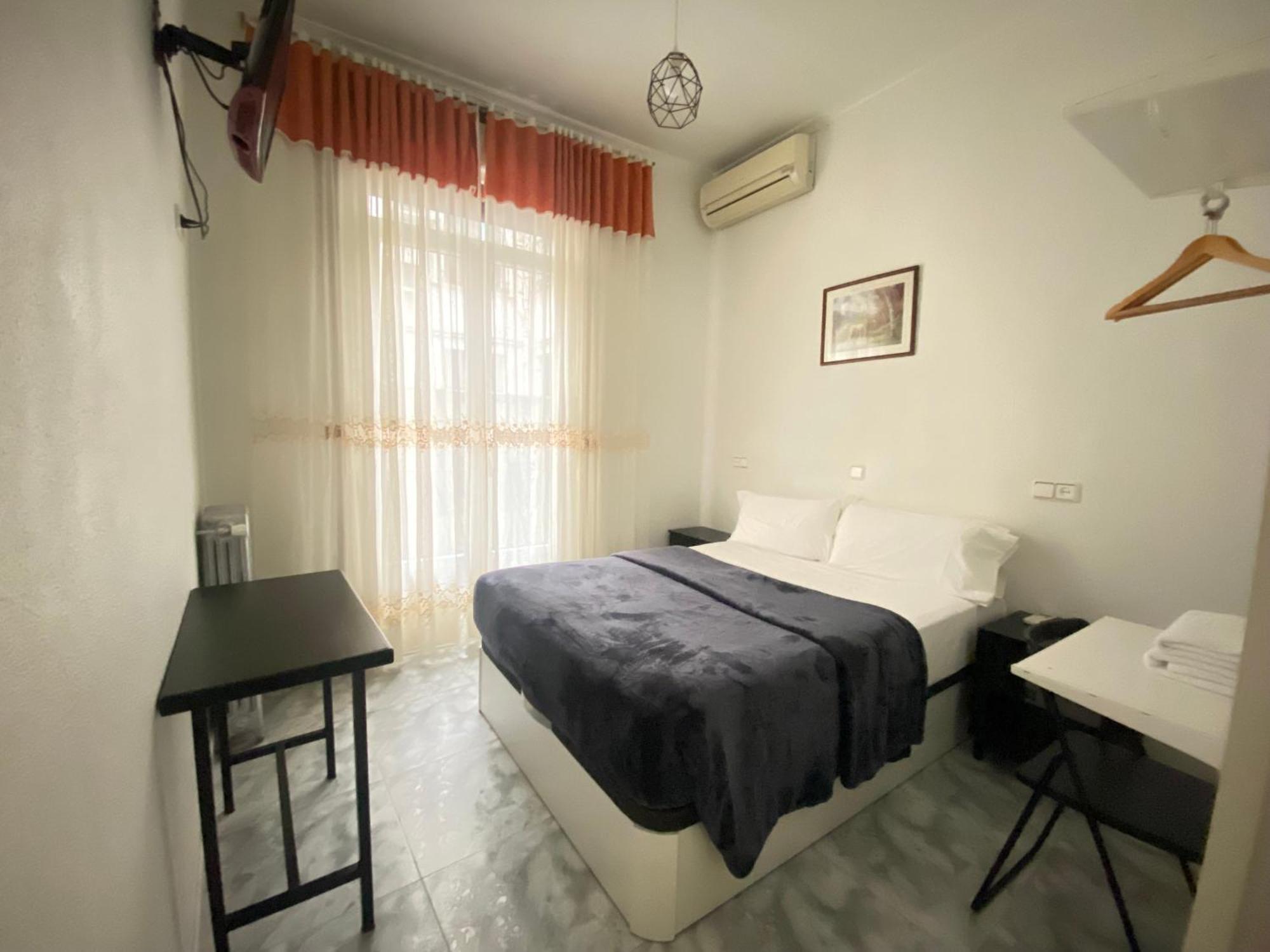 מדריד Hostal Palacios Fuencarral מראה חיצוני תמונה