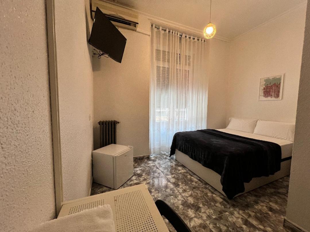 מדריד Hostal Palacios Fuencarral מראה חיצוני תמונה