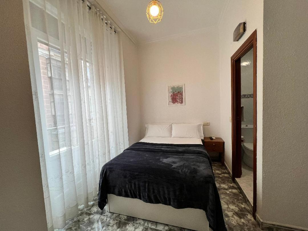 מדריד Hostal Palacios Fuencarral מראה חיצוני תמונה