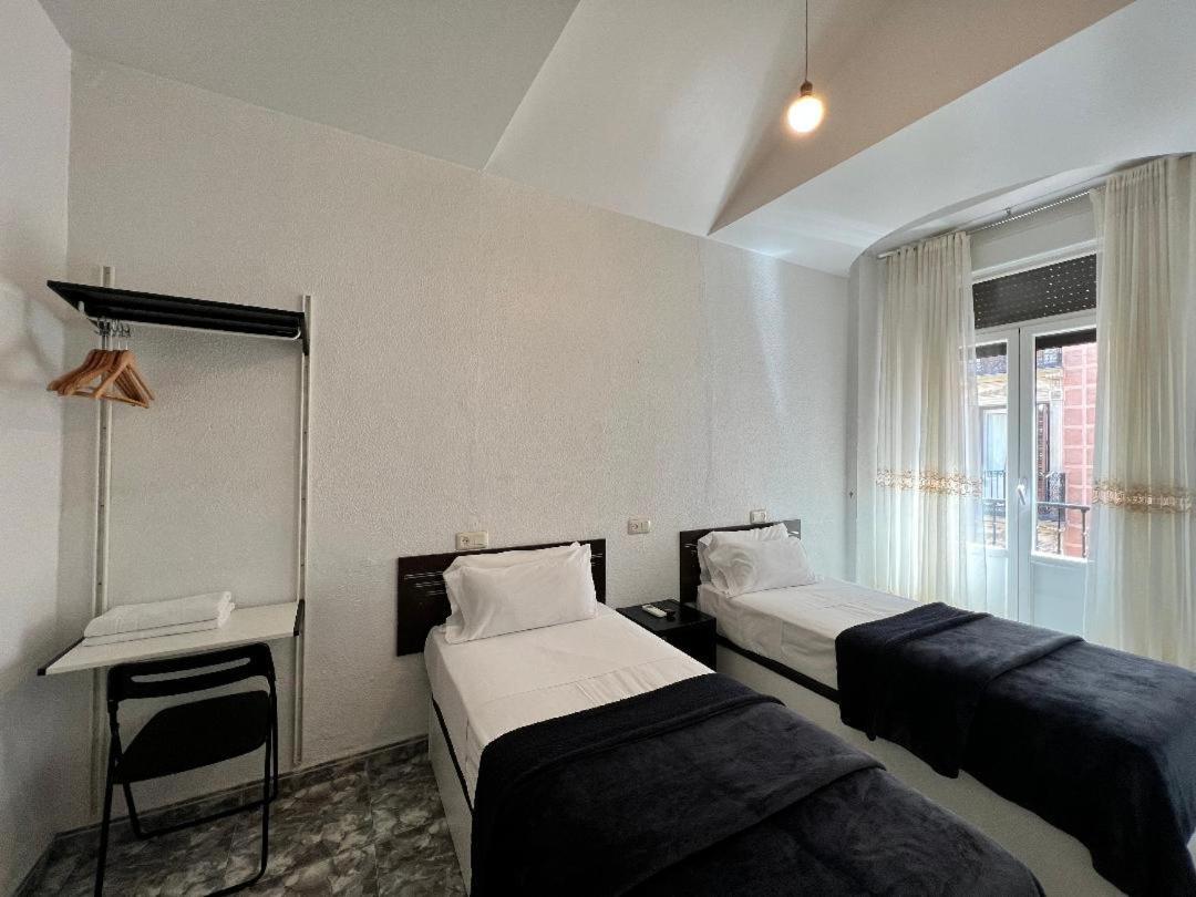 מדריד Hostal Palacios Fuencarral מראה חיצוני תמונה