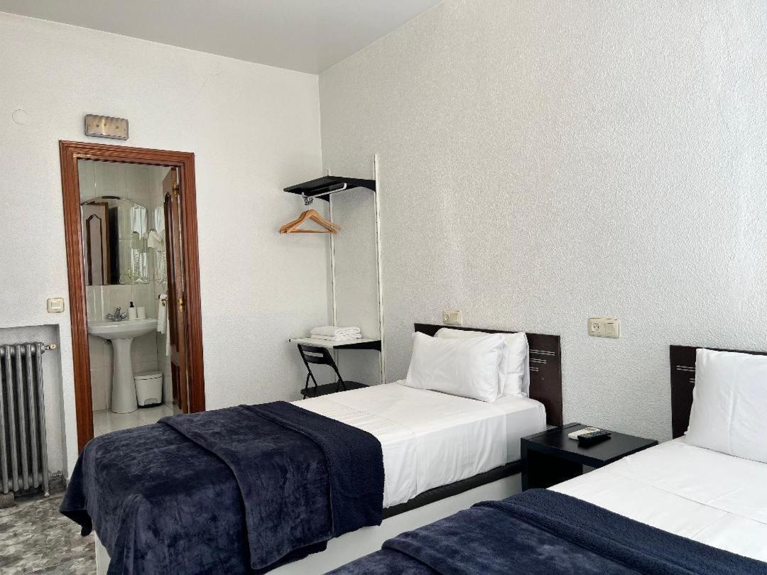 מדריד Hostal Palacios Fuencarral מראה חיצוני תמונה