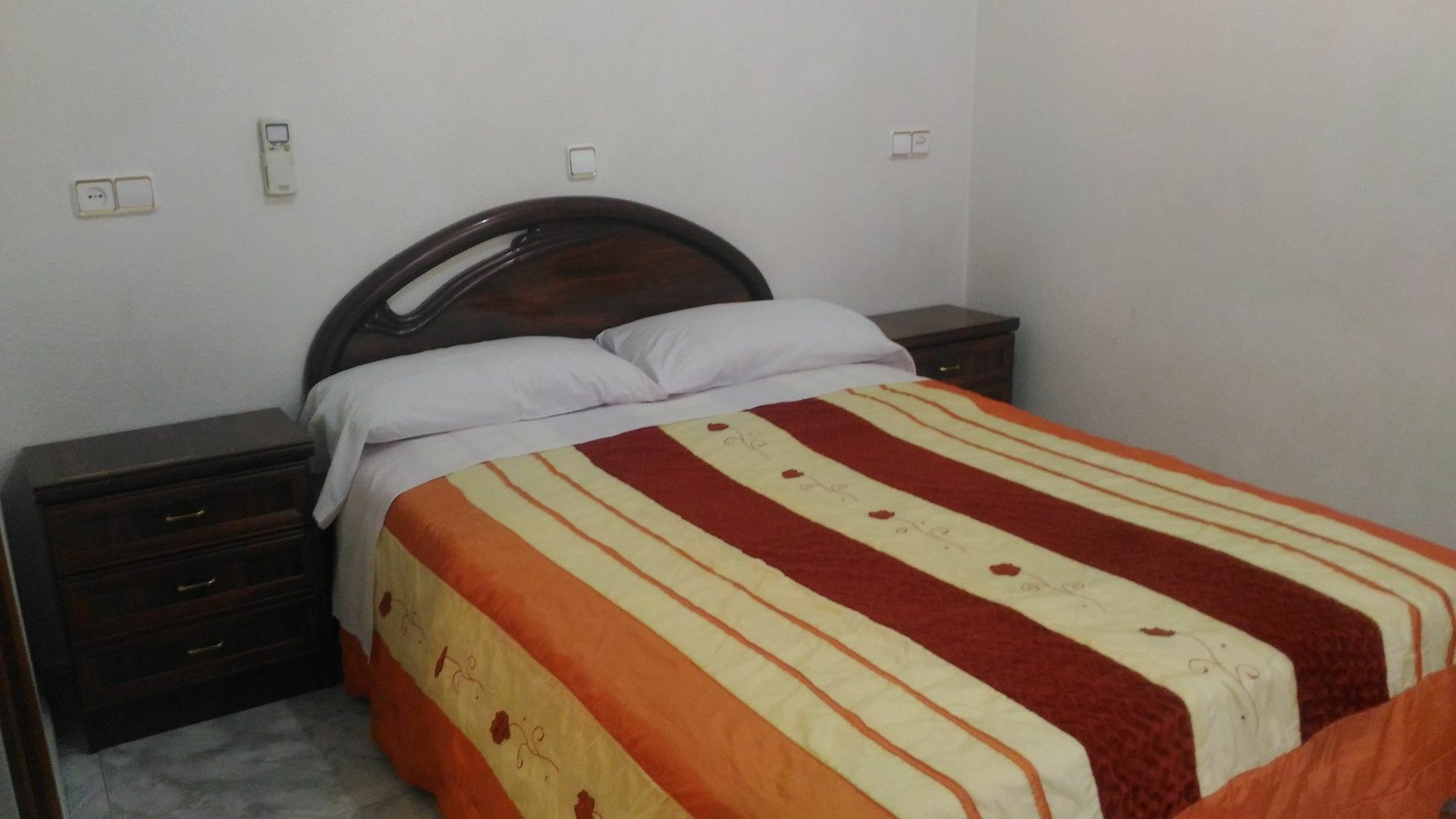 מדריד Hostal Palacios Fuencarral מראה חיצוני תמונה